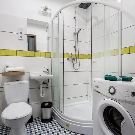 Mickey's Chain Bridge Boedapest