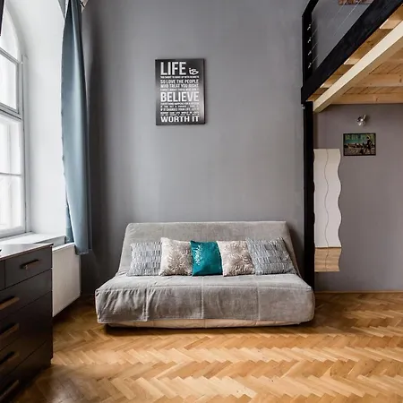 Mickey's Chain Bridge * Boedapest