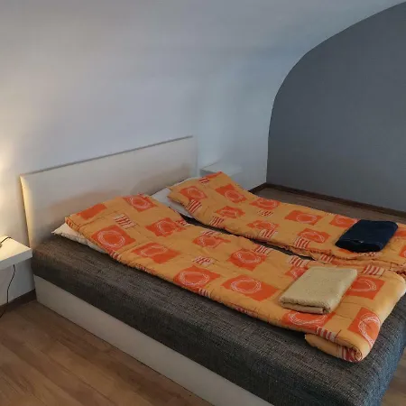 Mickey's Chain Bridge Apartamento *