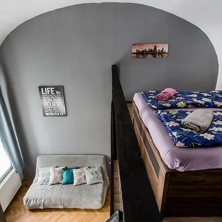 Mickey's Chain Bridge Apartamento *