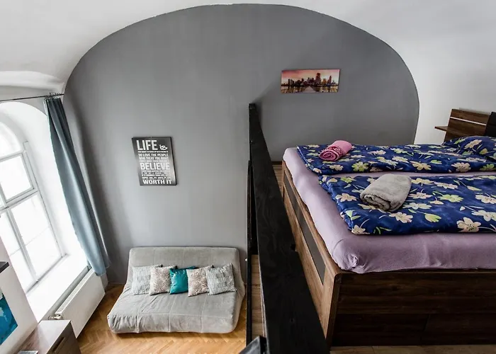 Mickey's Chain Bridge Apartament *