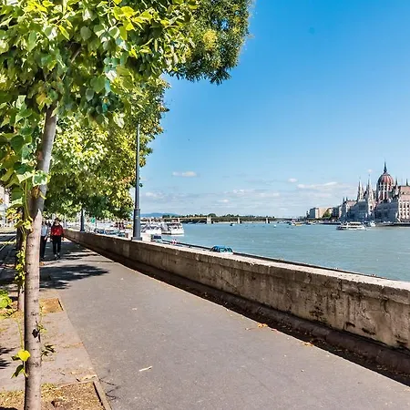 Mickey's Chain Bridge 아파트 *